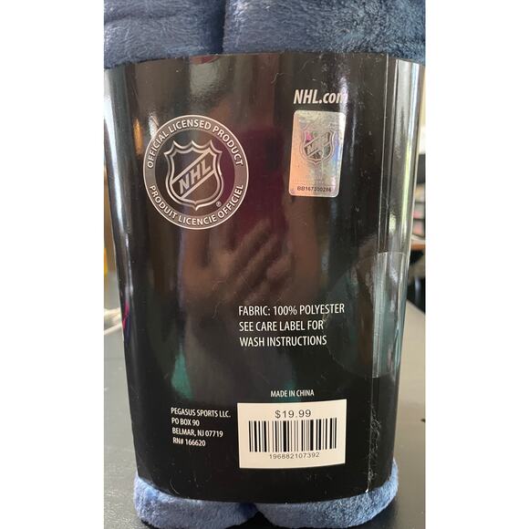 NHL New 40x50” Super Soft Throw “Washington Capitals” 100% polyester - Picture 2 of 4